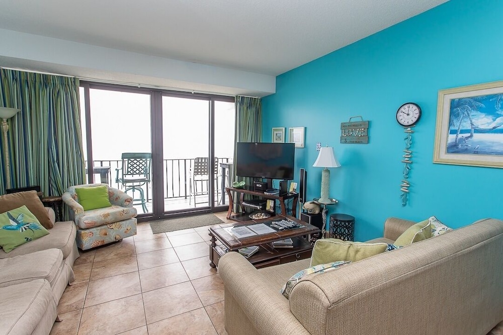 Condo, 2 Bedrooms photo 3