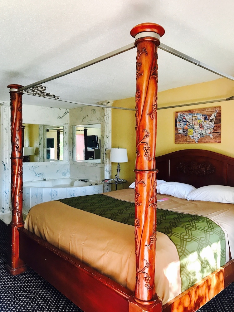 Suite, 1 King Bed, Non Smoking (Jetted Tub) - Photo 1