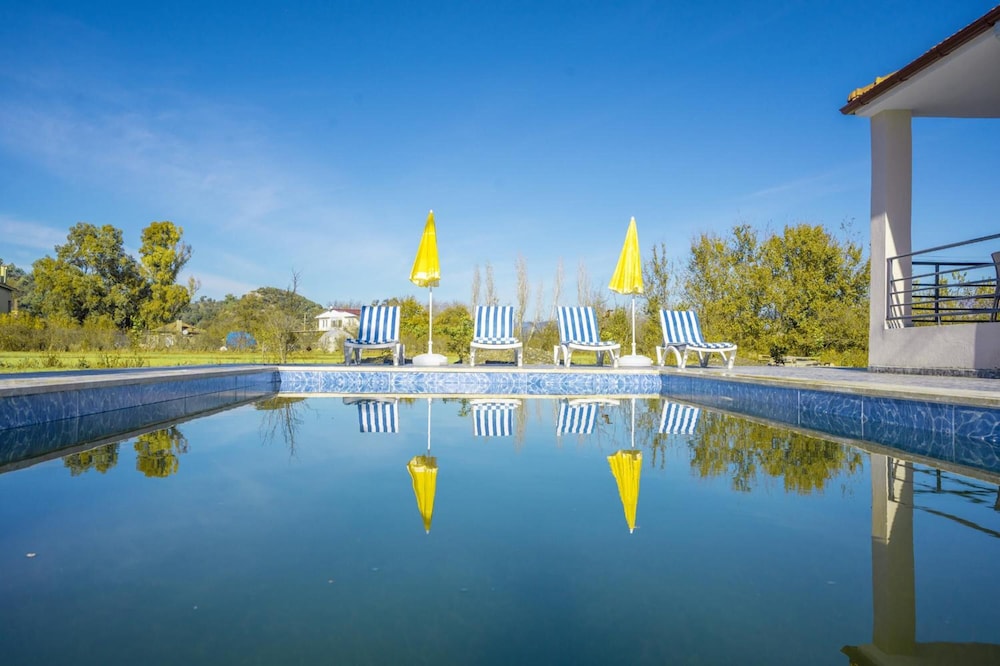 Villa photo 1
