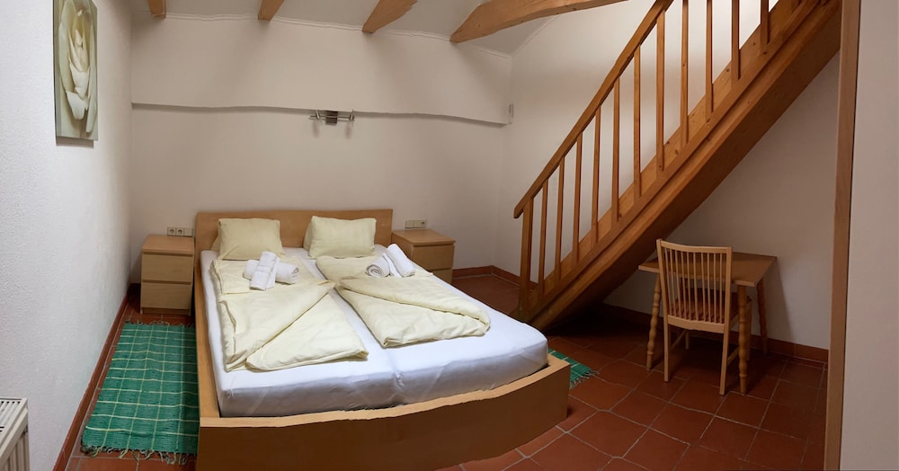 Gallery Apartment photo 3