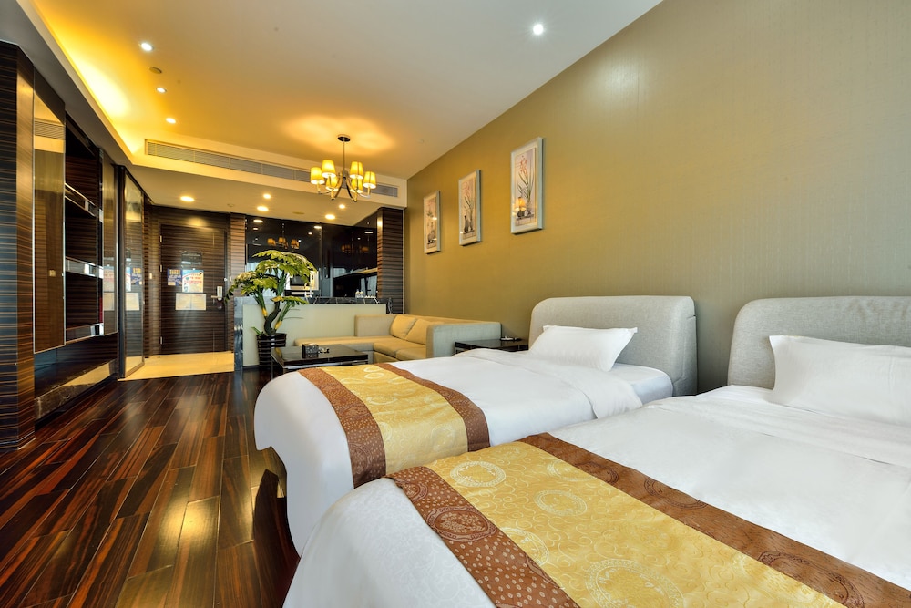 Executive Suite with Three Beds