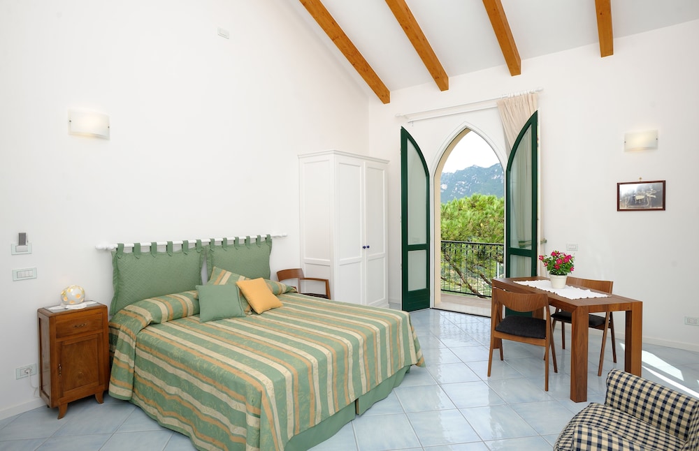 Deluxe Studio, Balcony, Sea View photo 2
