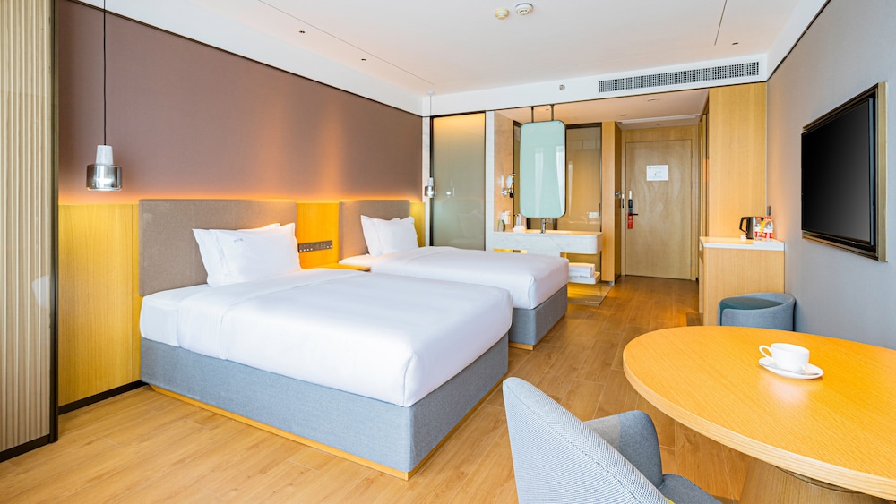 Standard Room, 2 Twin Beds, City View