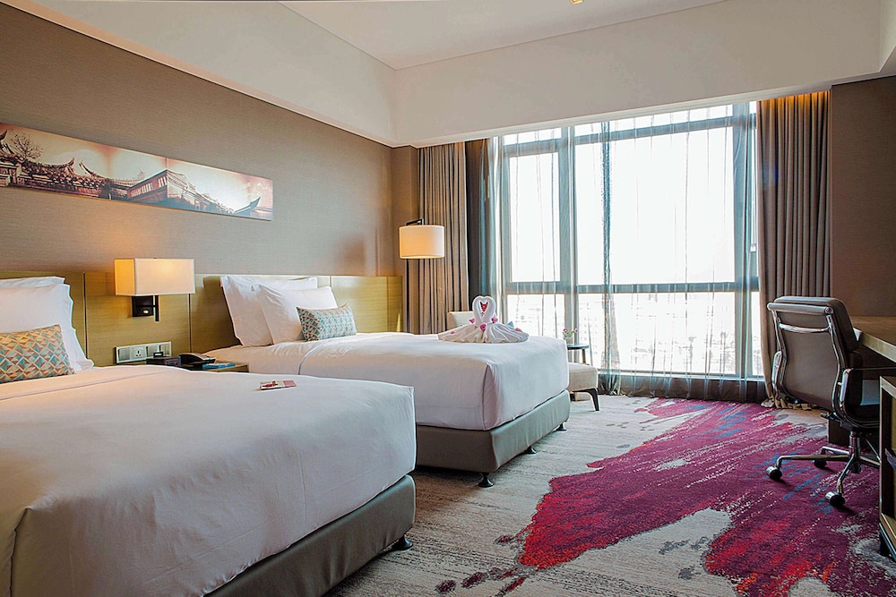 Deluxe Room, 2 Twin Beds, Smoking photo 1