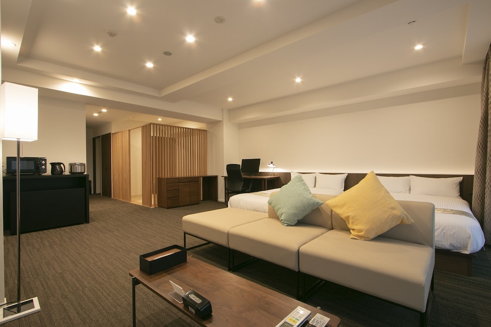 Superior Work Room (58sqm / For 6 People), Non Smoking photo 3