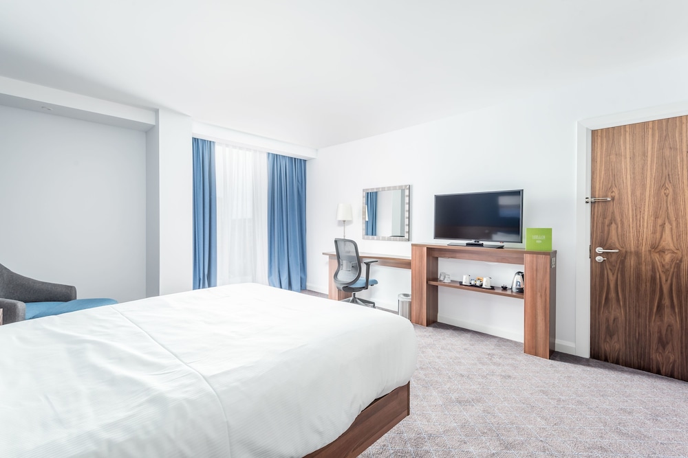 Family Room, 2 Queen Beds, Accessible (Connecting Rooms)