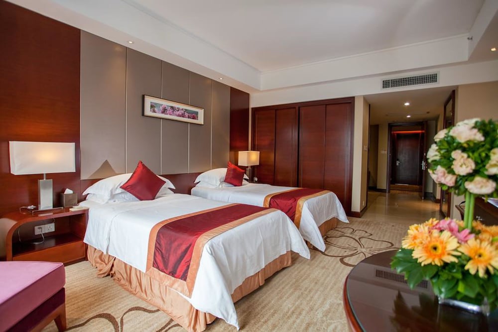 Deluxe Room, 2 Twin Beds - Photo 1