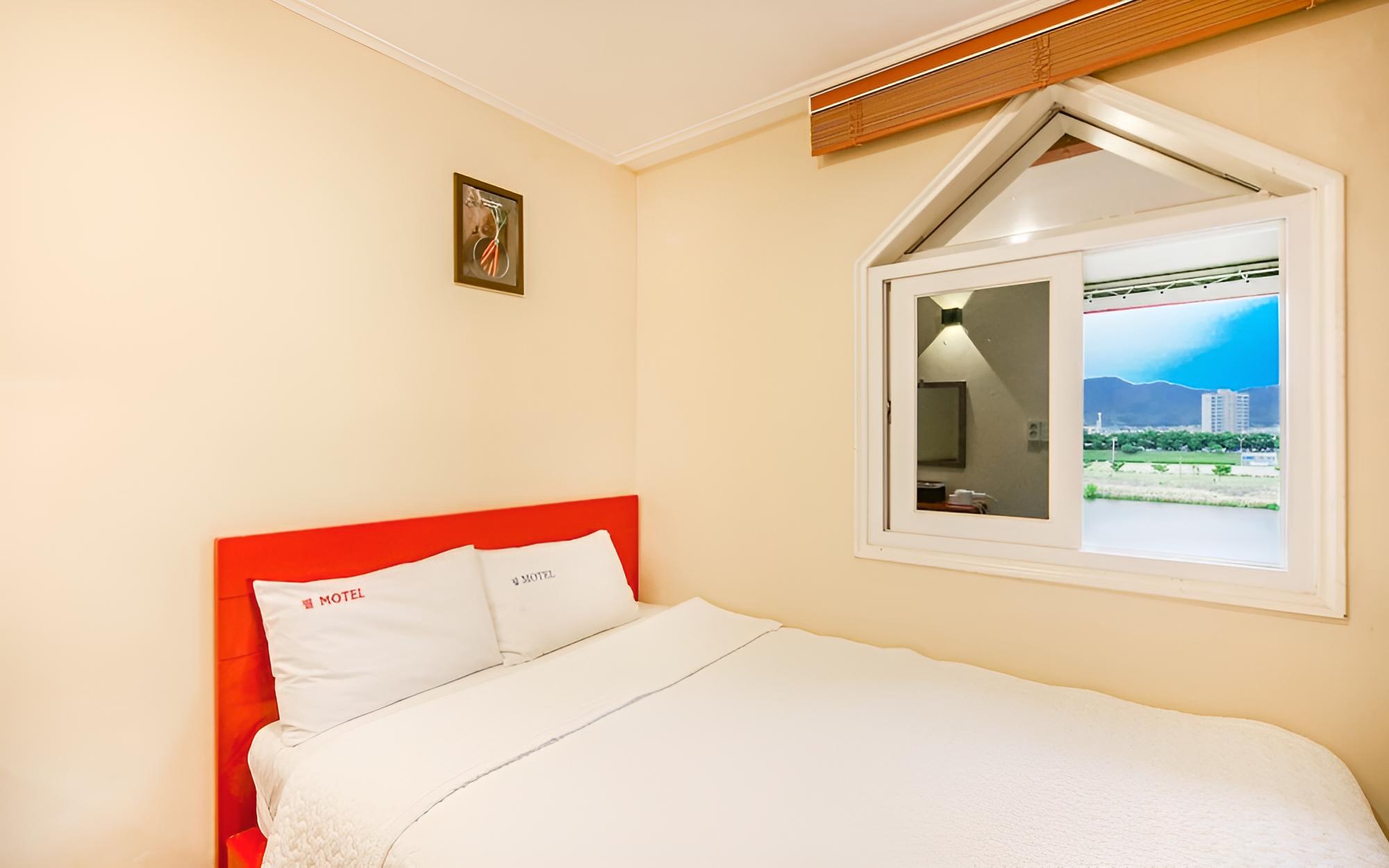 Room (Standard Room)