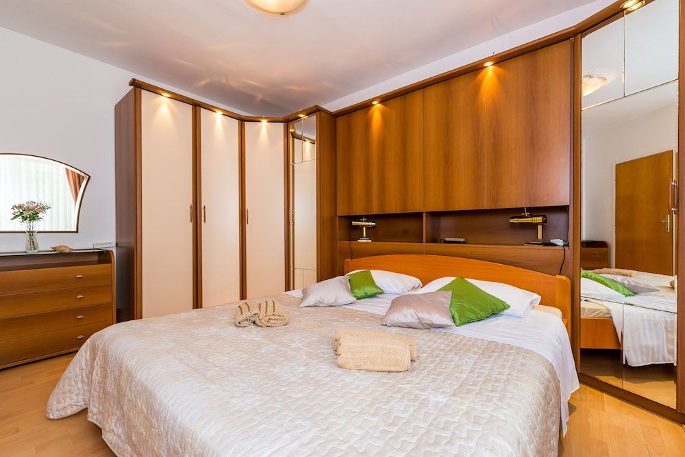 Apartment (Two Bedroom Apartment)