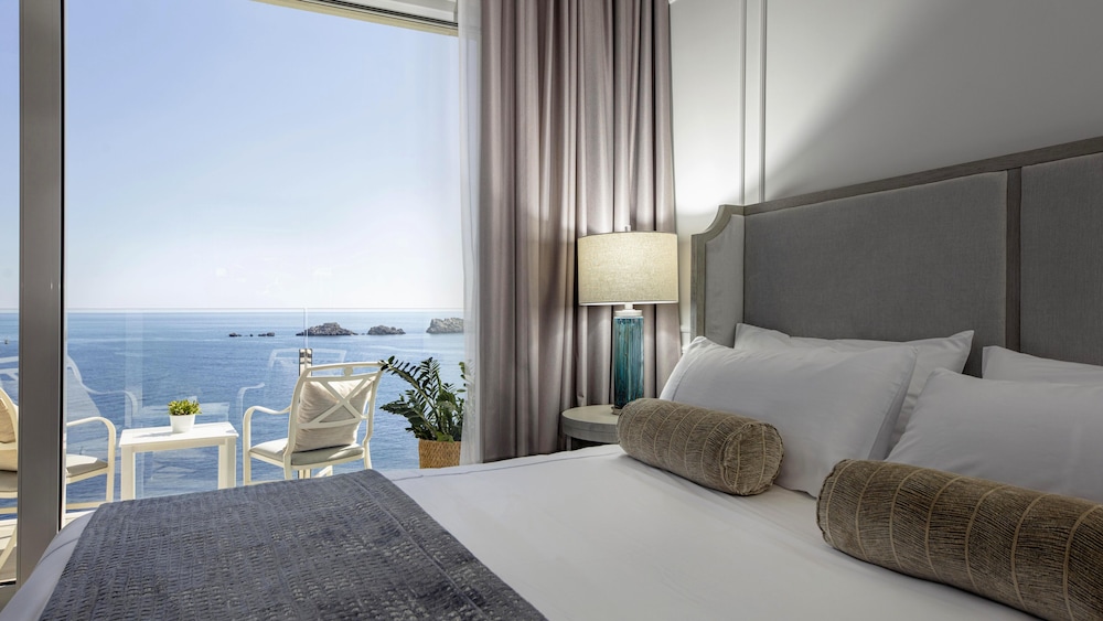 Executive Room, 1 King Bed, Sea View