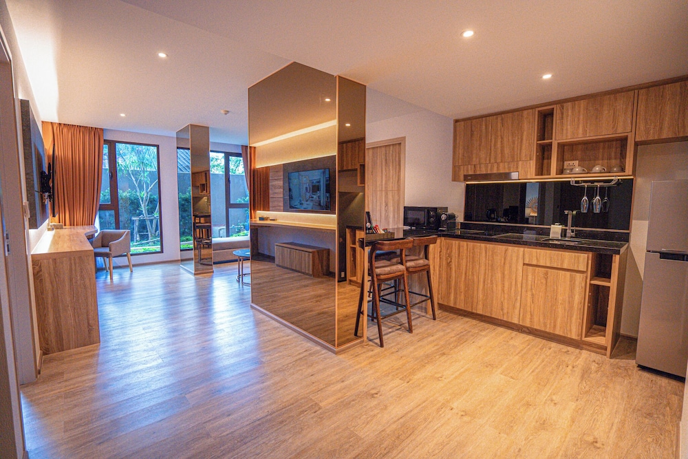 Grand Suite, 2 Bedrooms, Pool Access - Photo 3