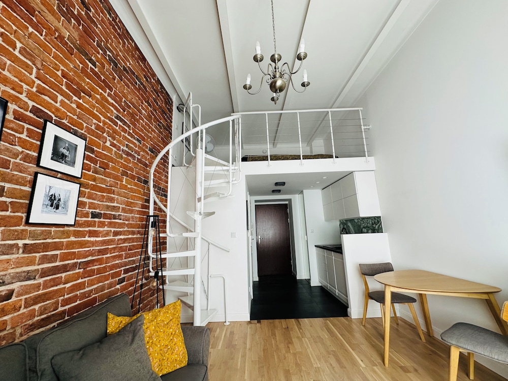 Studio (Studencka 25 Street)
