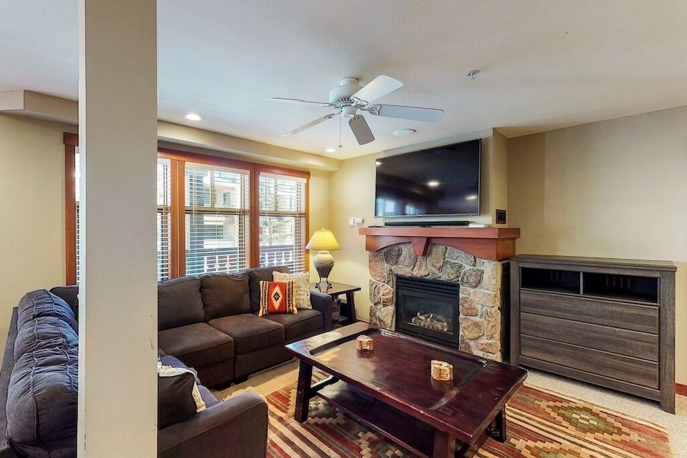 Condo, 2 Bedrooms photo 1