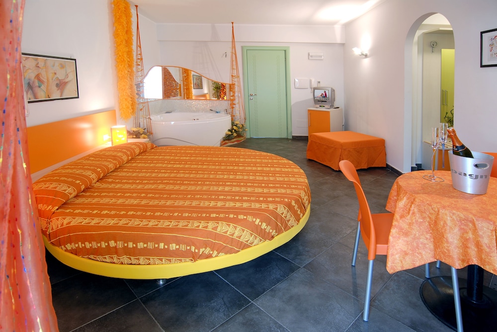 Suite photo 1