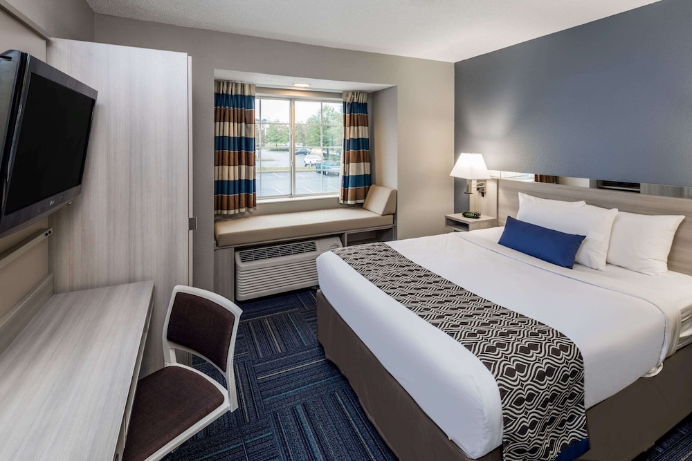 Standard Room, 1 Queen Bed - Photo 2