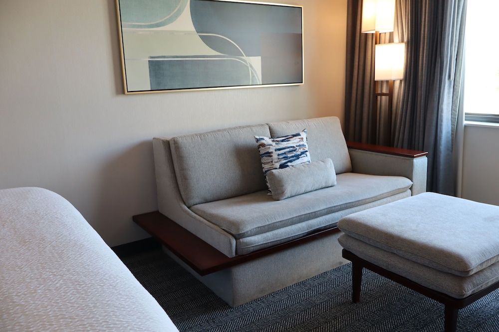 Room, 2 Queen Beds (Mobility/Hearing Accessible, Tub)