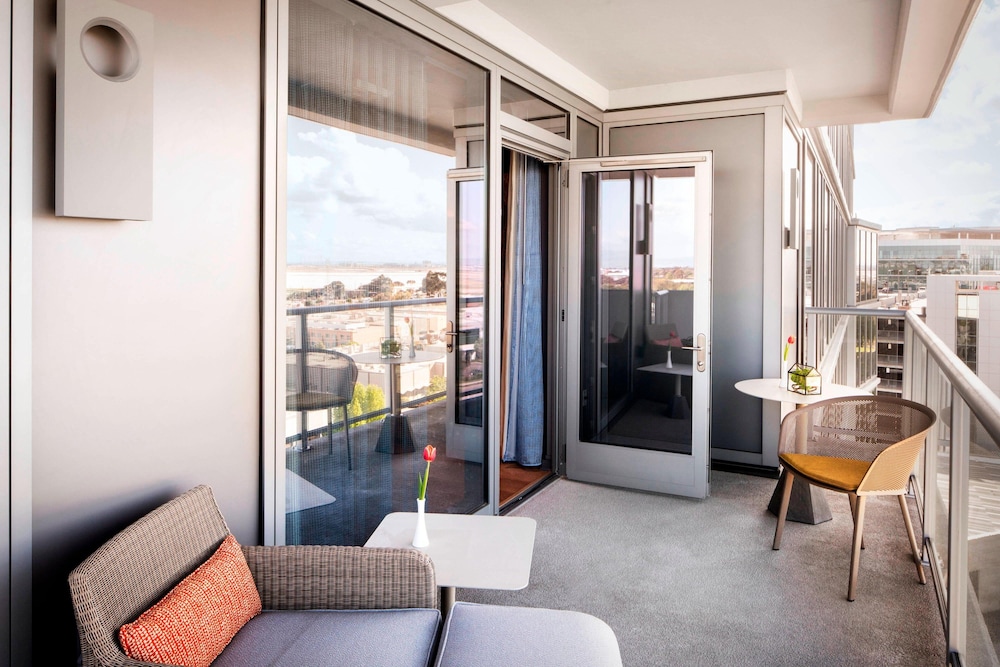 Suite, 1 Bedroom, Bay View (Balcony)