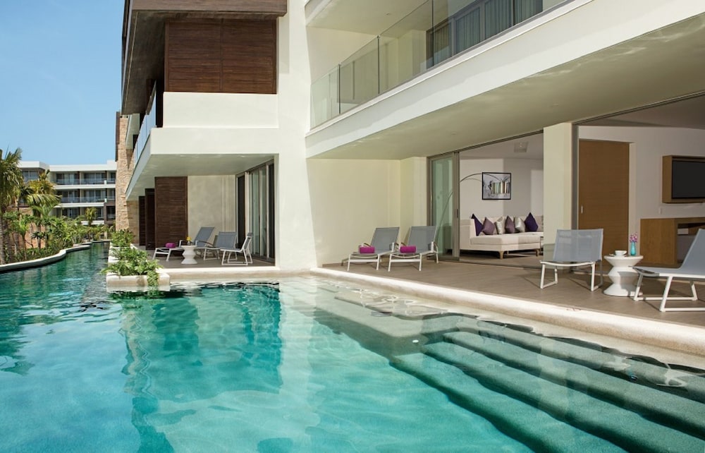 Preferred Club Master Suite Swim Out Ocean Front King - Photo 3