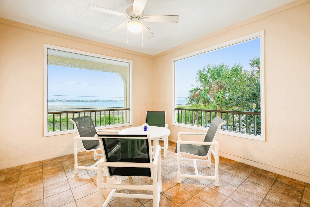Superior Studio Suite, Balcony, Harbor View
