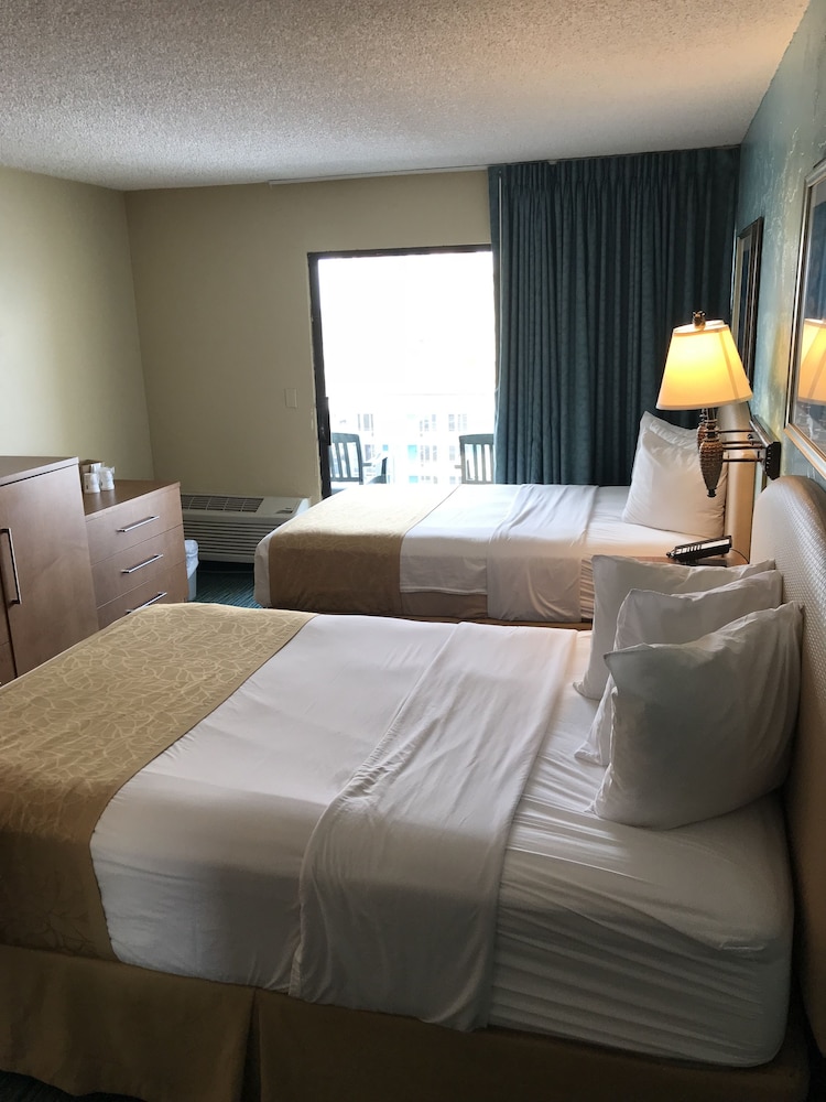 Room, 2 Double Beds, Non Smoking, North or South Ocean View - Photo 5
