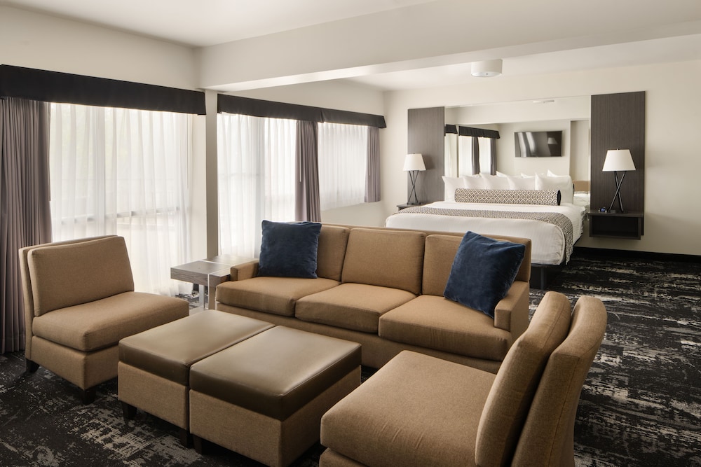Suite, 1 King Bed, Balcony (Riverside)