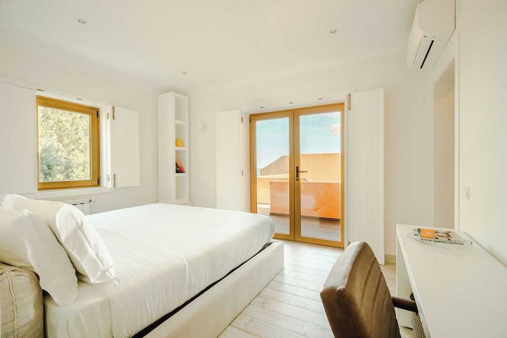 Deluxe Double Room, Balcony, Courtyard View