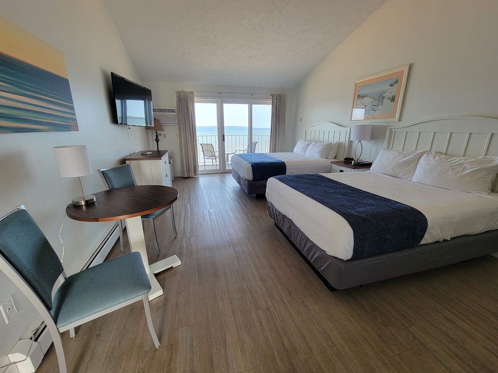 Studio, 2 Queen Beds, Accessible, Bay View photo 1