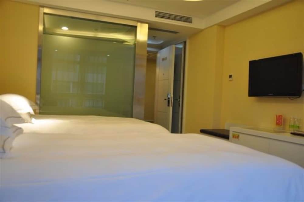 Standard Twin Room photo 1