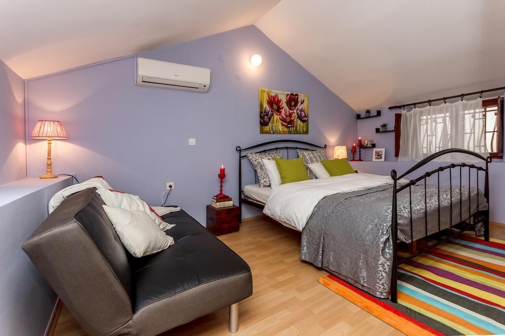 Signature Apartment