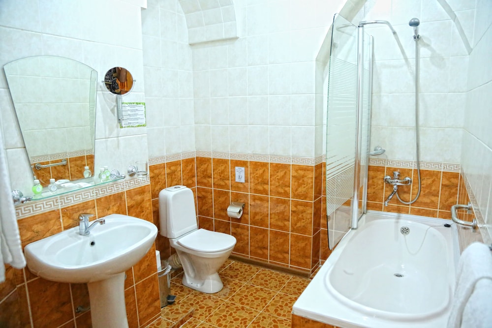 Superior Triple Room photo 2