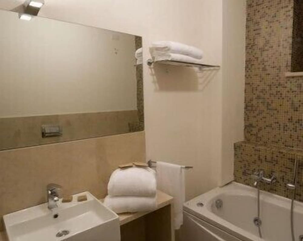 Family Studio Suite, Kitchen, Ground Floor photo 3
