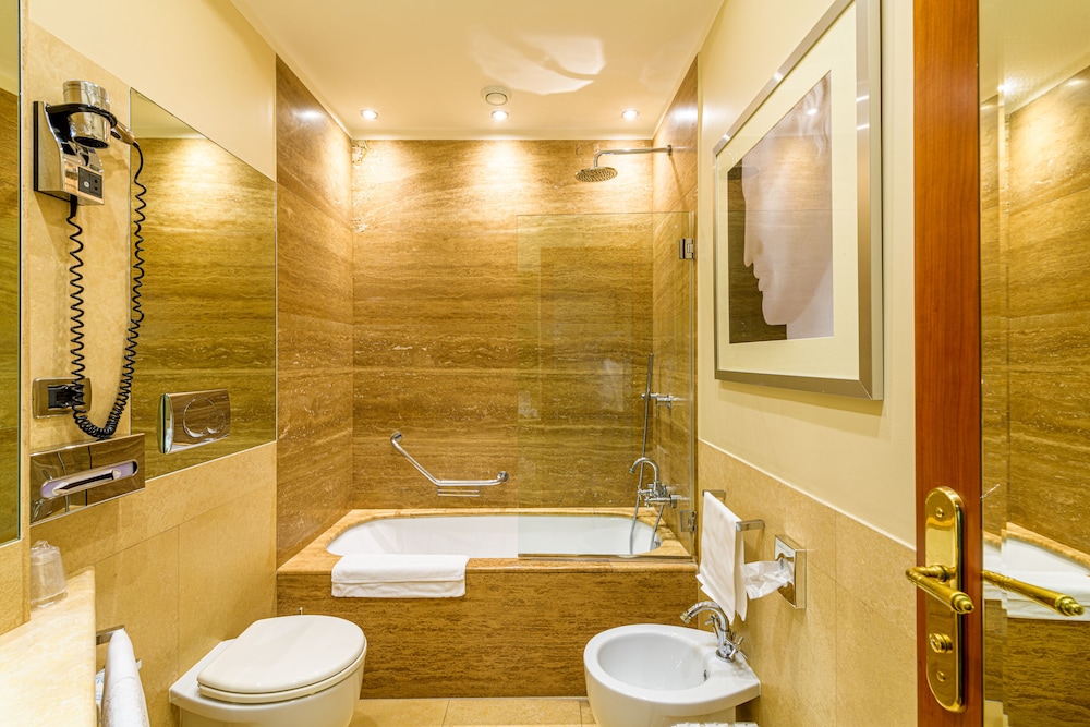 Classic Quadruple Room photo 2