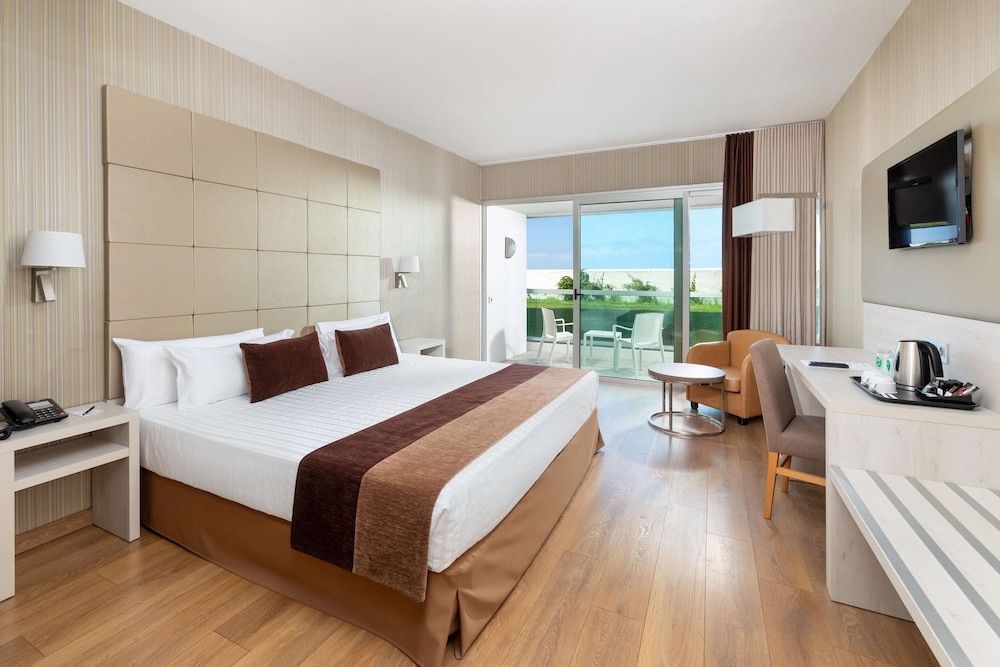 Standard Room (2 adults)