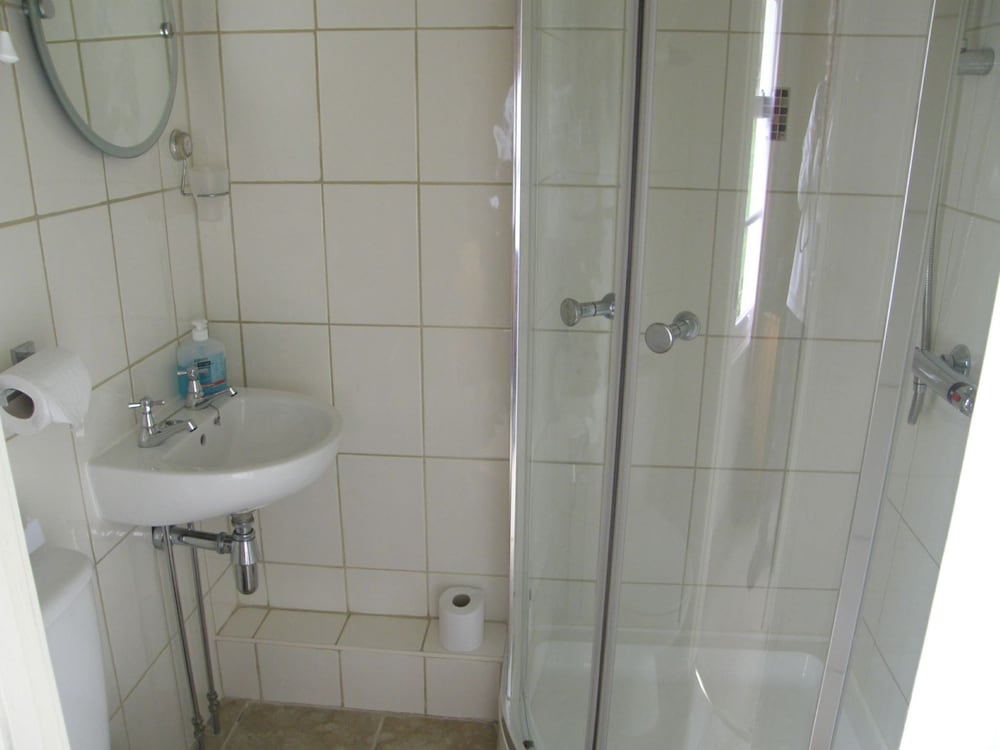 Superior Double Or Twin Room, Ensuite, Garden View (Madog (Room 1)) photo 3
