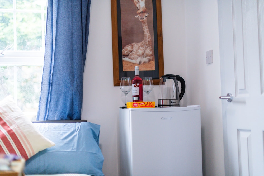 Room 4 photo 2