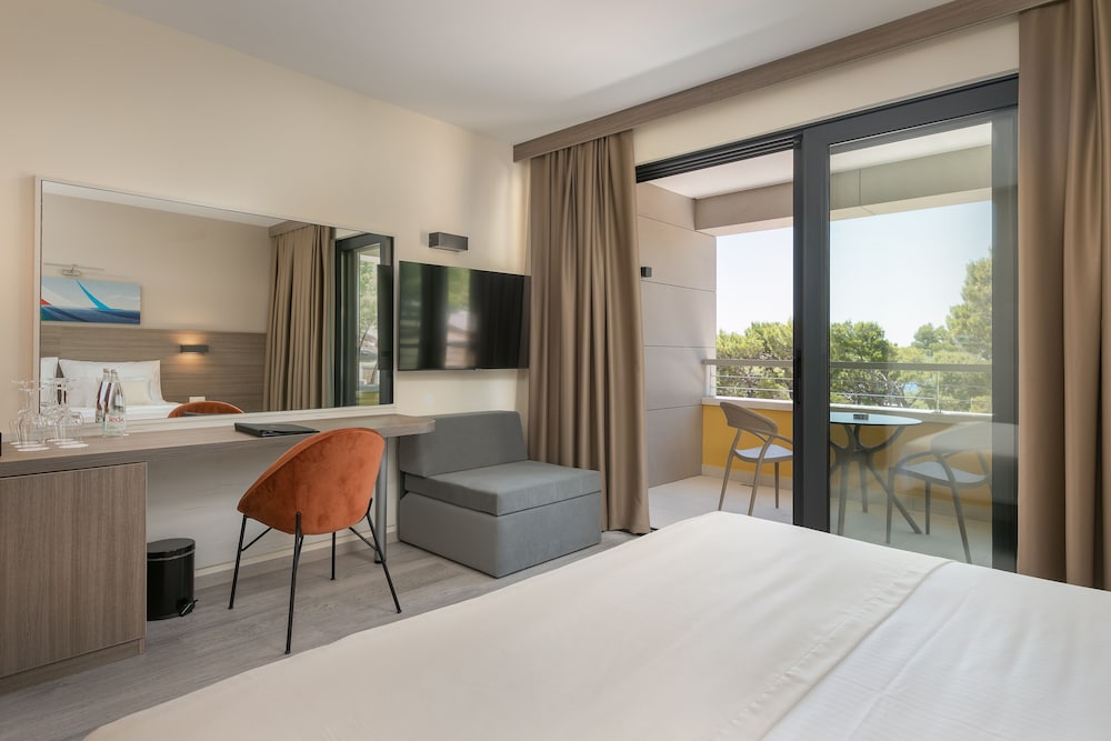 Superior Double Room with Balcony (2+0)