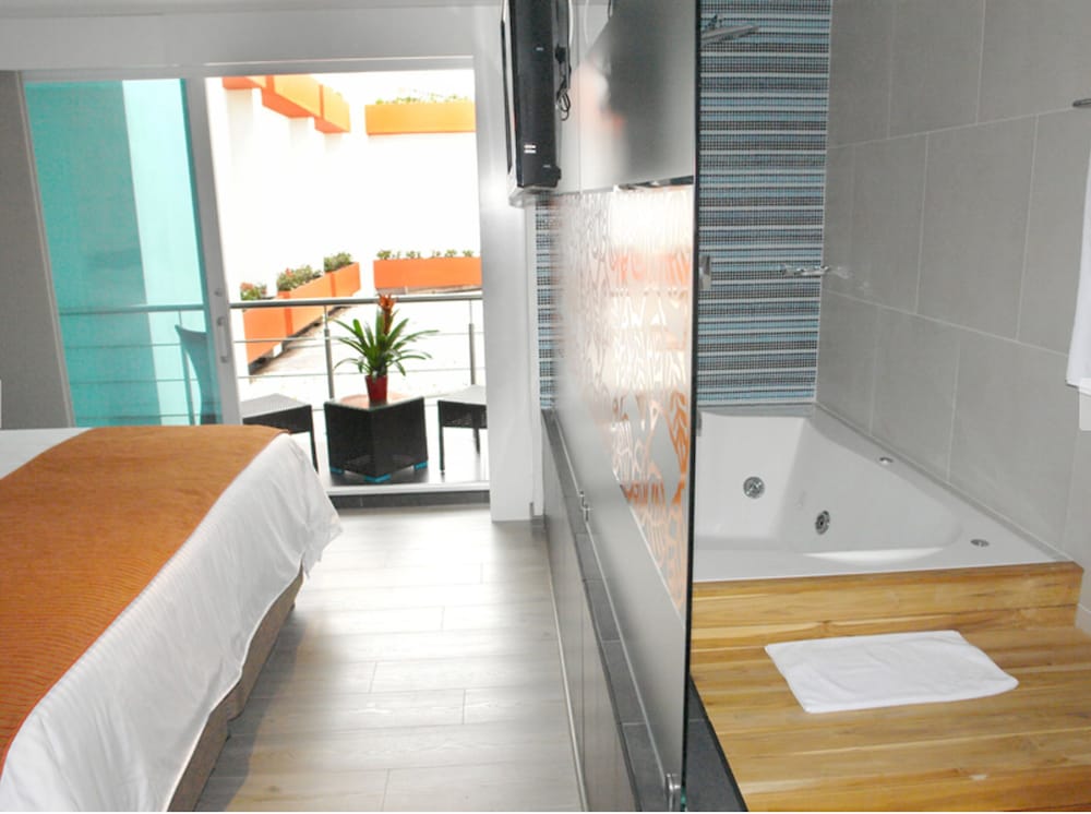 Deluxe Room - Photo 8
