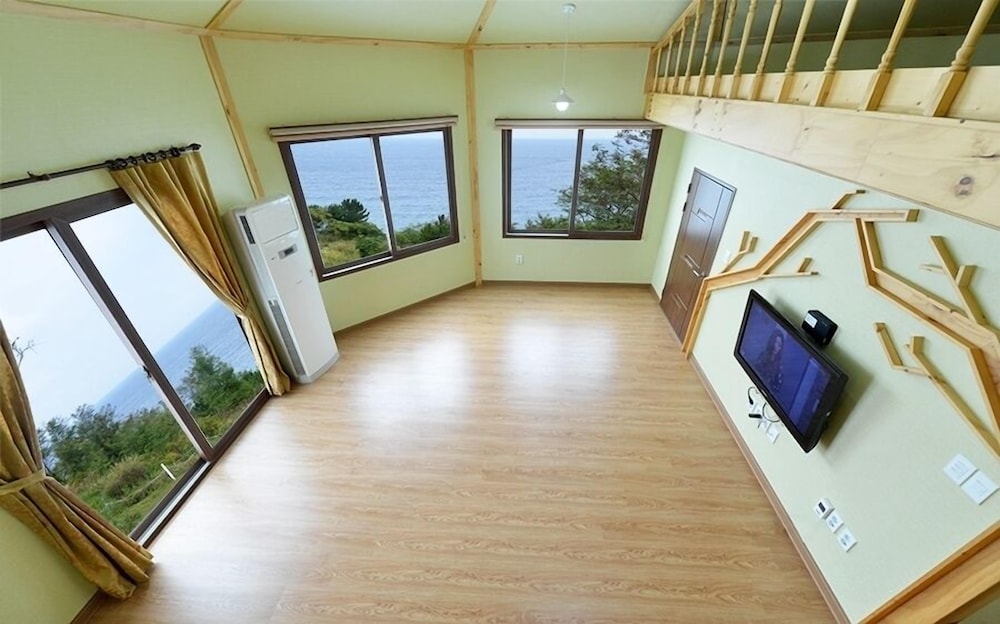 Room (#201, Ondol) photo 1