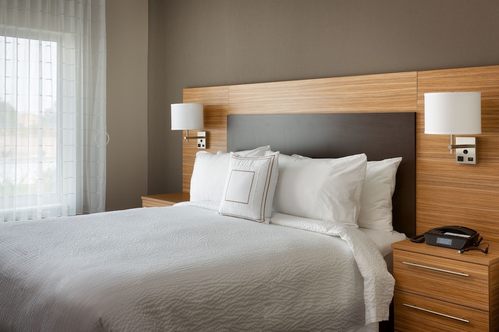 Suite, 1 Bedroom (Mobility Accessible, Roll-in Shower) photo 2