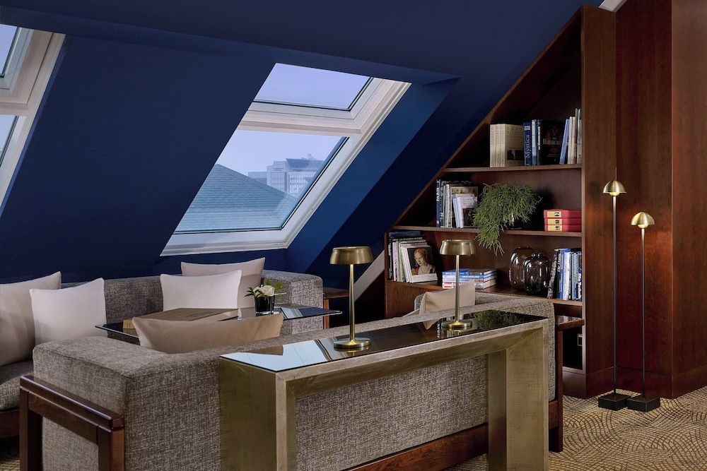 Signature Suite, 2 Bedrooms - Photo 15