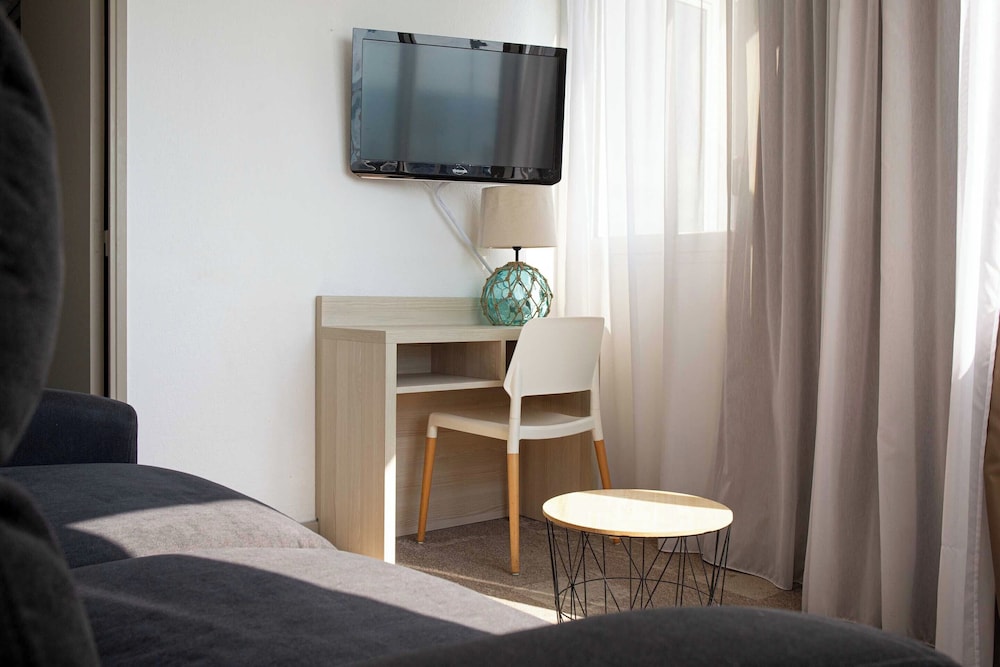 Junior Suite, Partial Sea View photo 2