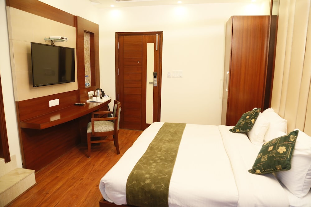 Deluxe Room - Photo 6