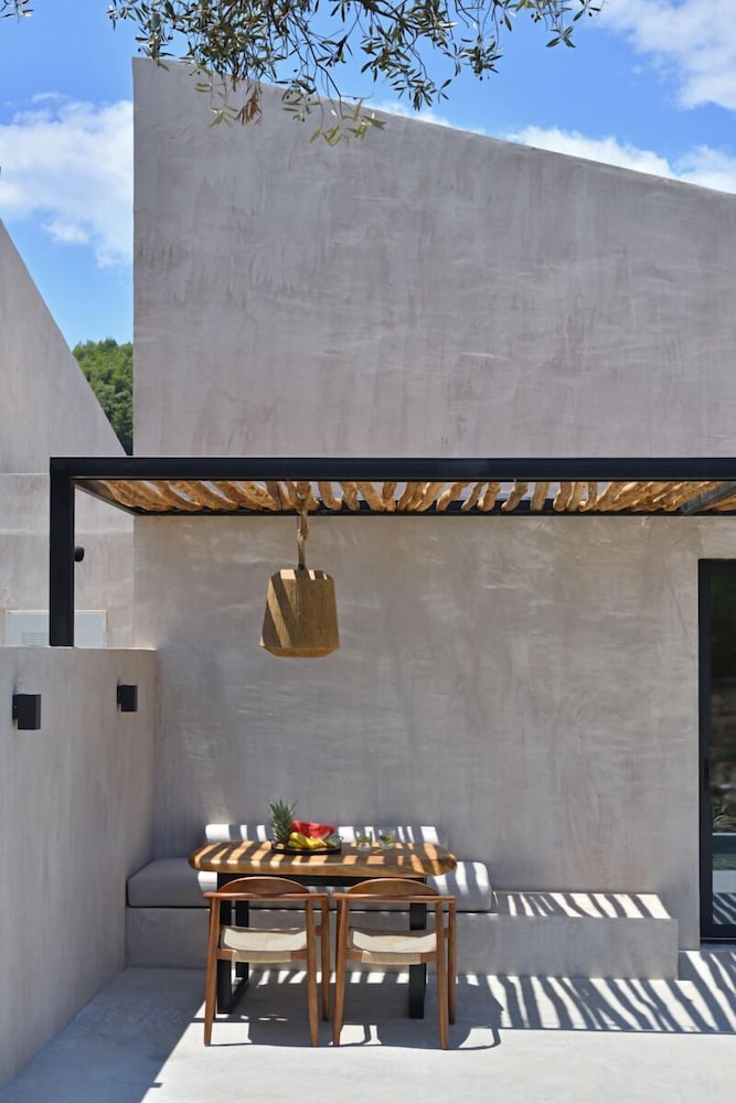 Suite, Private Pool - Photo 7
