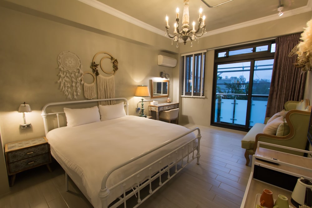 Deluxe Double Room, 1 Queen Bed photo 3