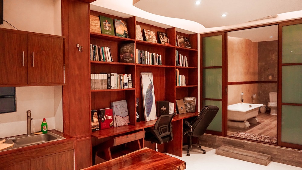 Family Room - Photo 7