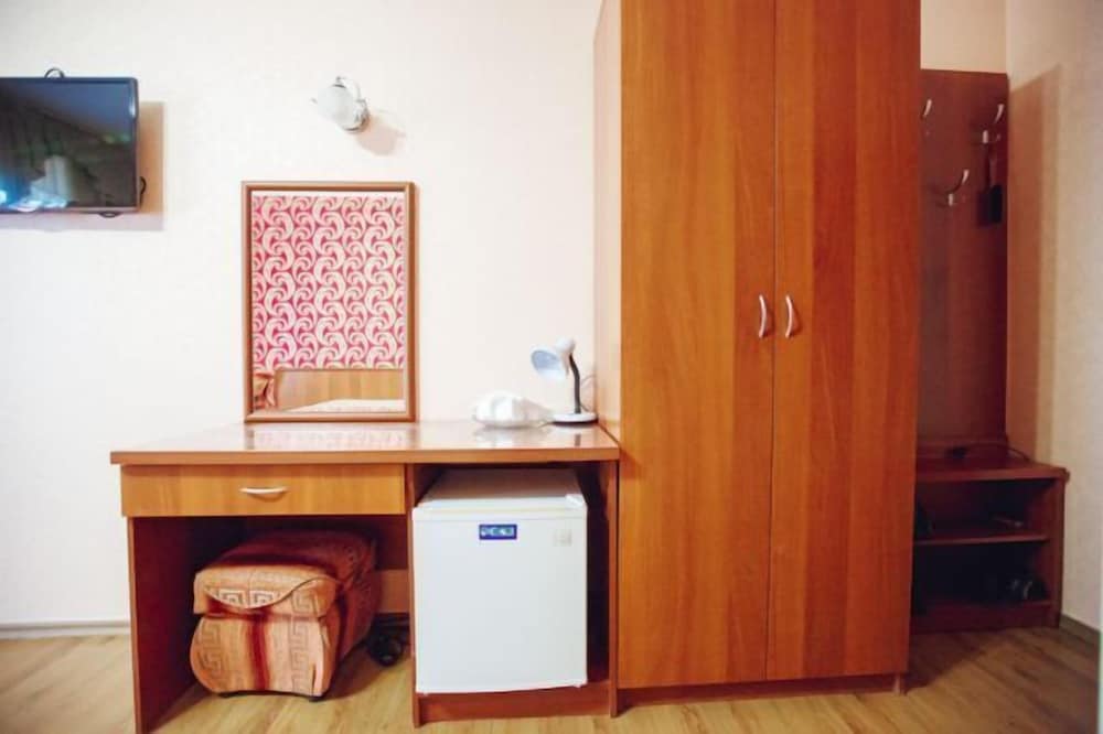 Standard Triple Room photo 2