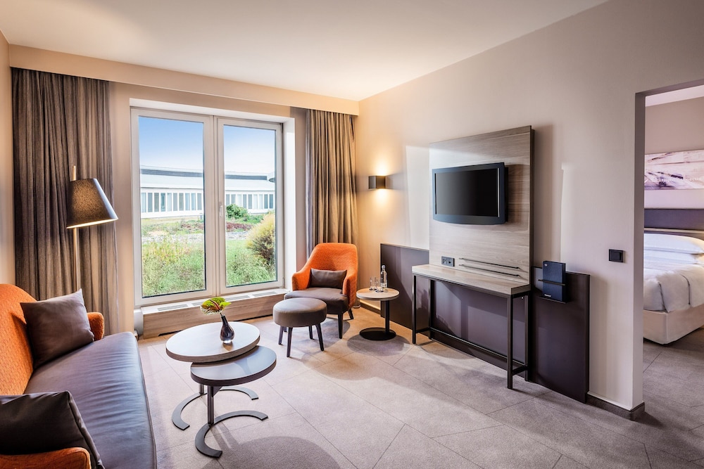 Junior Suite, 1 Bedroom, Non Smoking - Photo 3