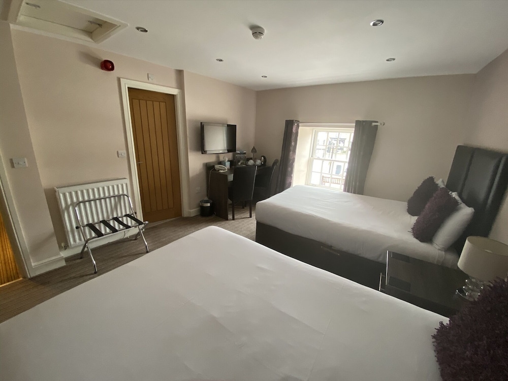Suite, Ensuite photo 3