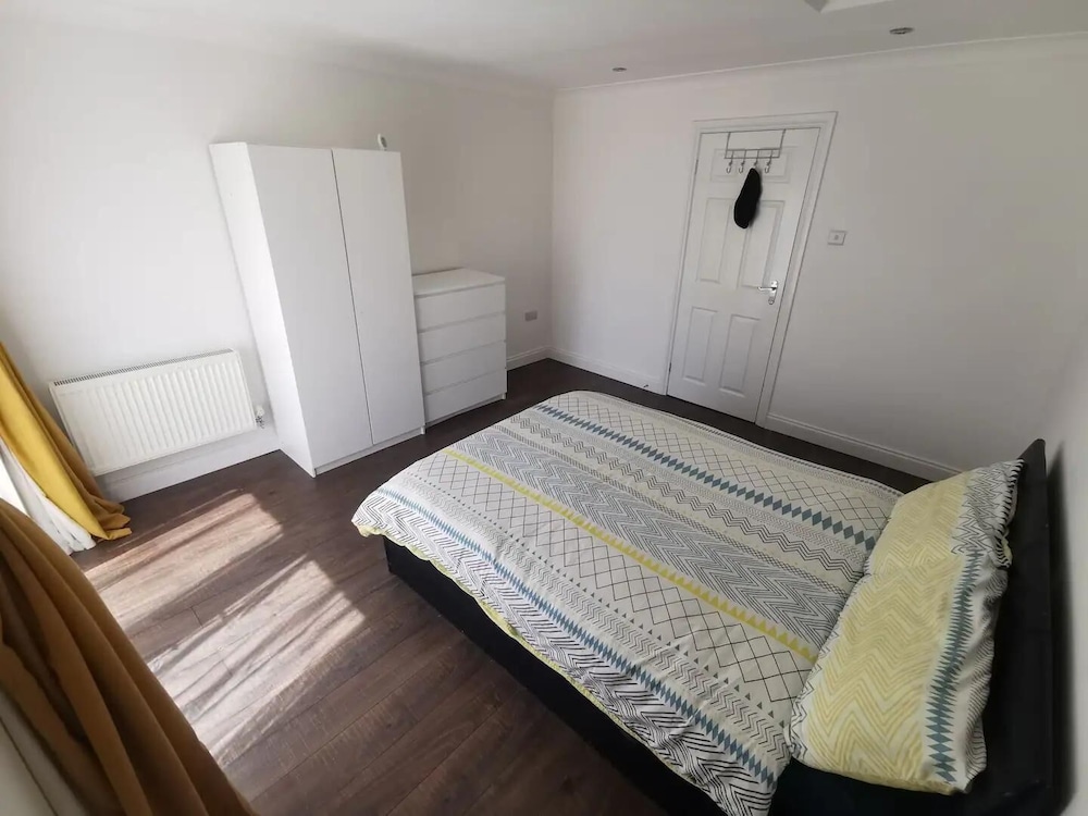 Apartment photo 2