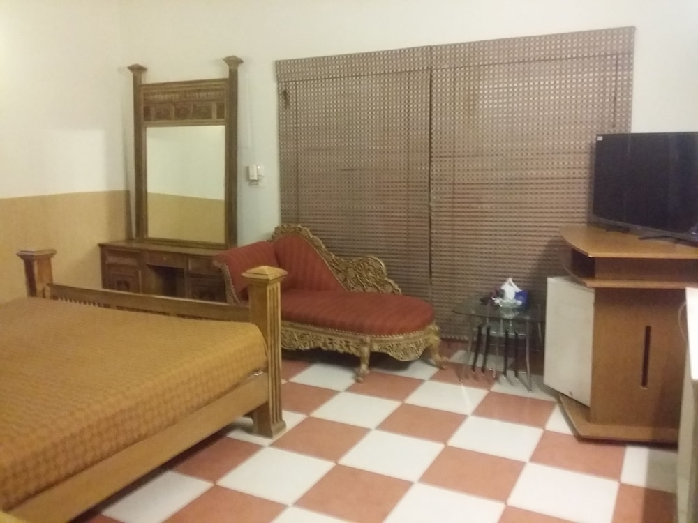 Standard Double Room, 1 Double Bed, Accessible, Smoking photo 3